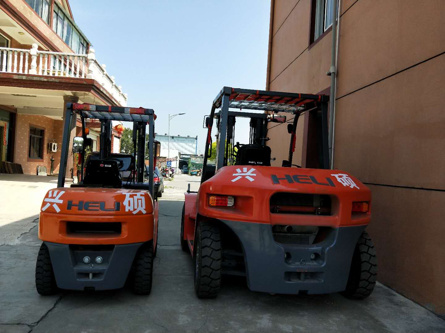 7吨、3.5吨叉车.jpg
